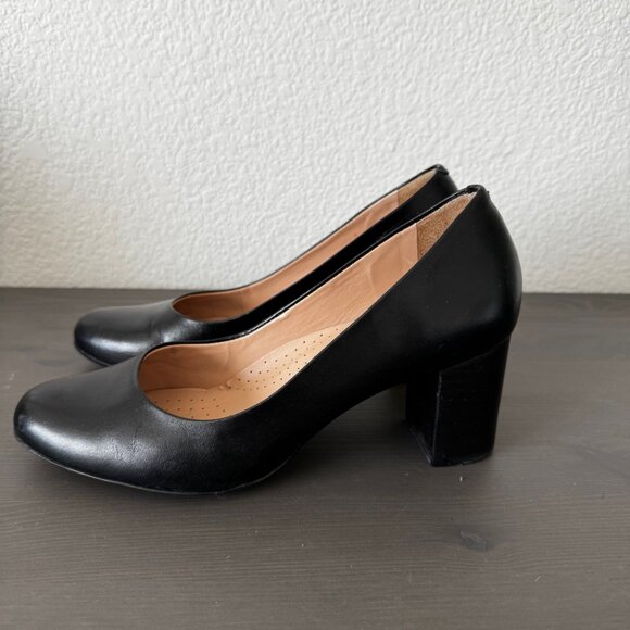 Marc Joseph | Black Leather Round Toe Pumps - Picture 4 of 9